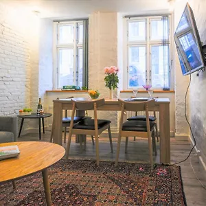 Sanders - Pleasant Two-bedroom In Downtown Apartment