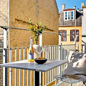  Apartment Sanders Leaves - Charming Three-bedroom In Downtown